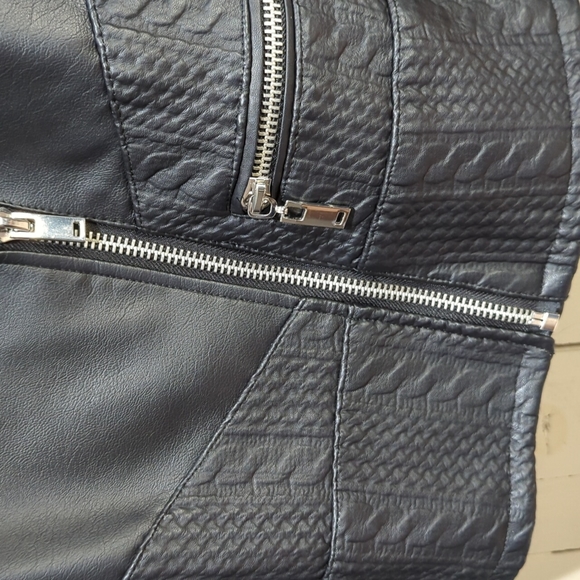 Embossed leather jacket - New York & Co - Picture 3 of 4
